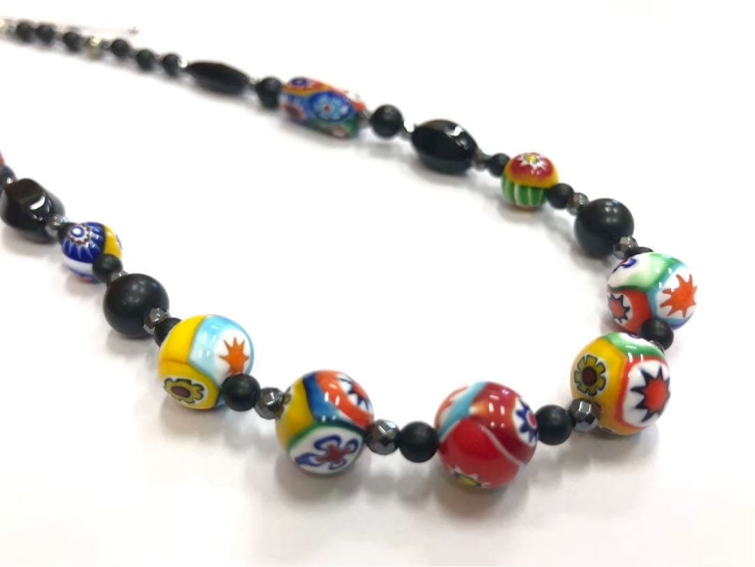 ☆K18 WG　黒赤柄石付ネックレス