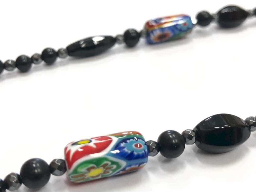 ☆K18 WG　黒赤柄石付ネックレス