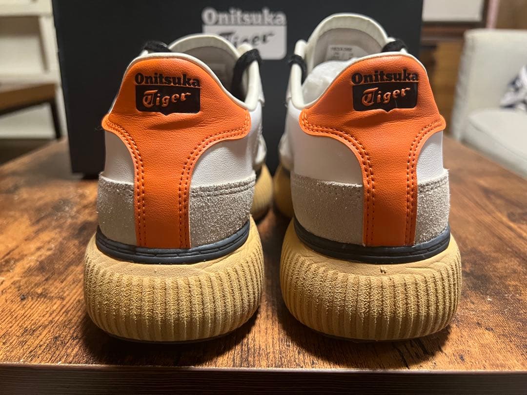 オニツカタイガー デレシティ ハバネロ 23.5