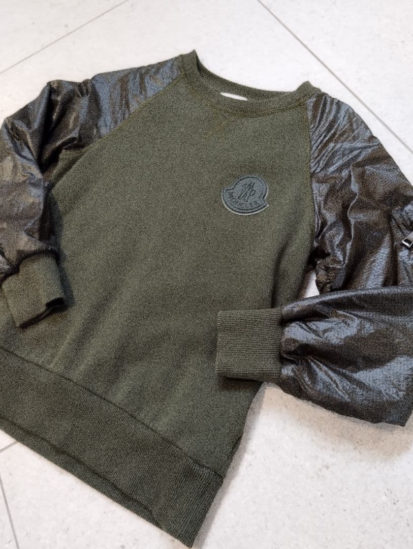 MONCLER オリーブグリーン トレーナー　12歳用