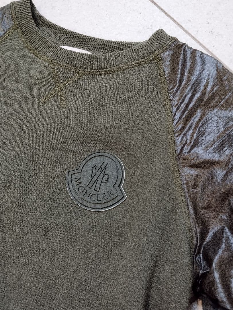 MONCLER オリーブグリーン トレーナー　12歳用