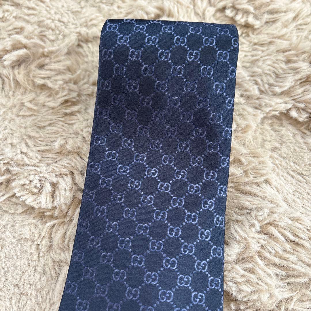美品！GUCCI グッチ ネクタイ ネイビー GGロゴパターン