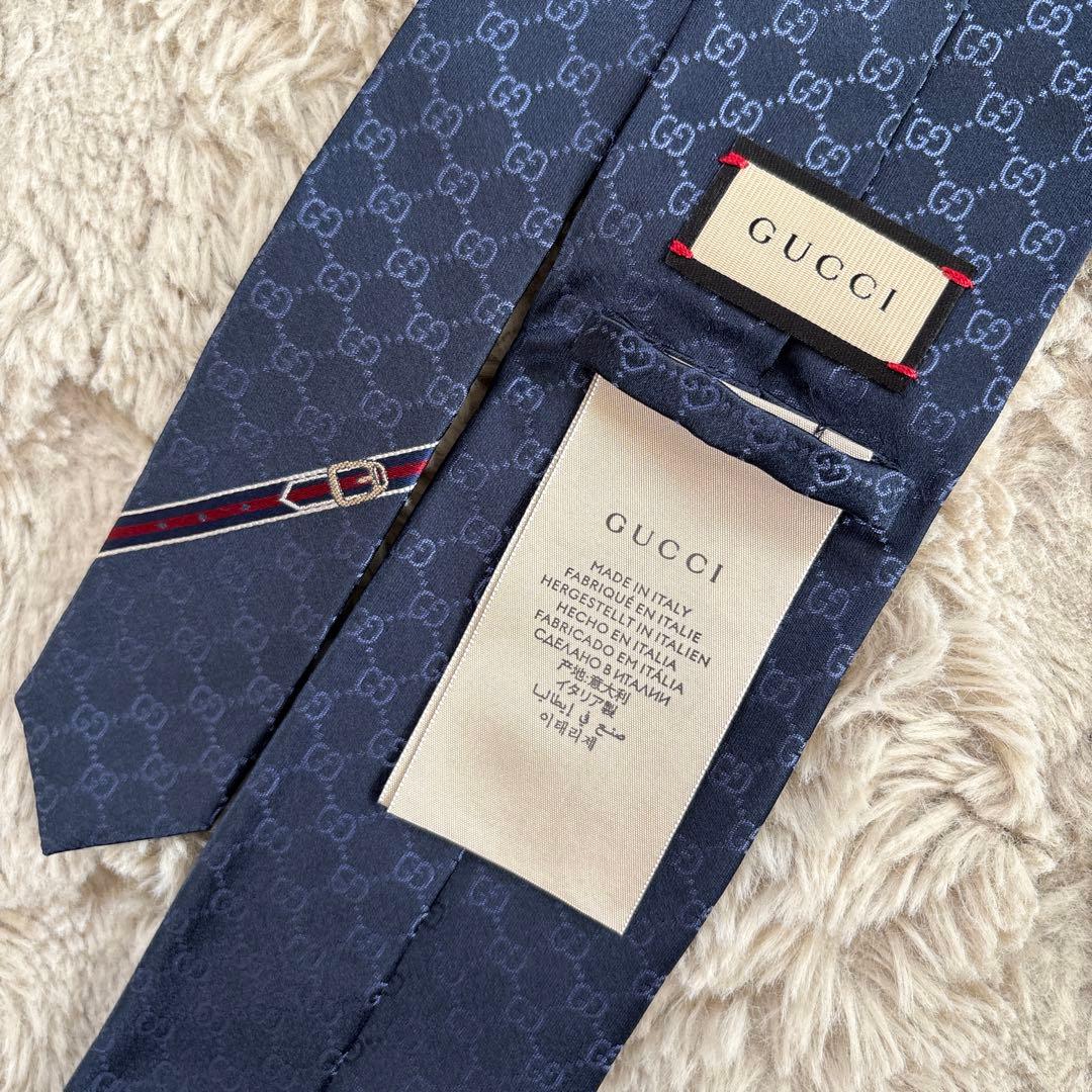 美品！GUCCI グッチ ネクタイ ネイビー GGロゴパターン