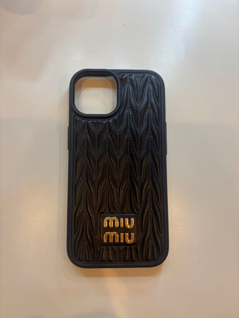MIU MIU 黒 iPhone15ケース