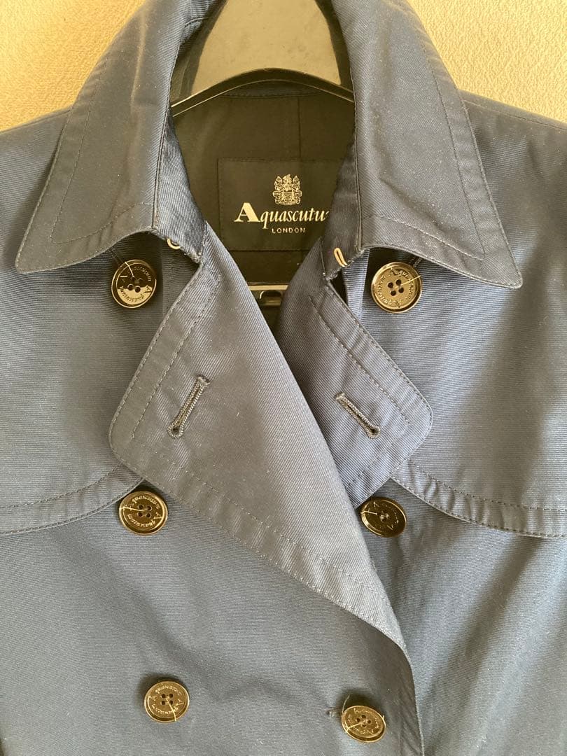 【★土日限定特別SALE★】アクアスキュータム　トレンチコート　極美品