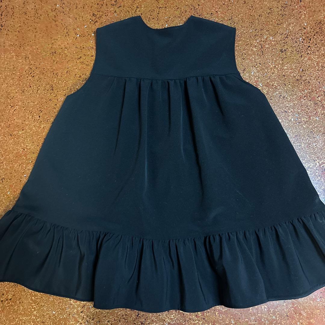 yori サイズF フリル付きポケットの黒ベスト