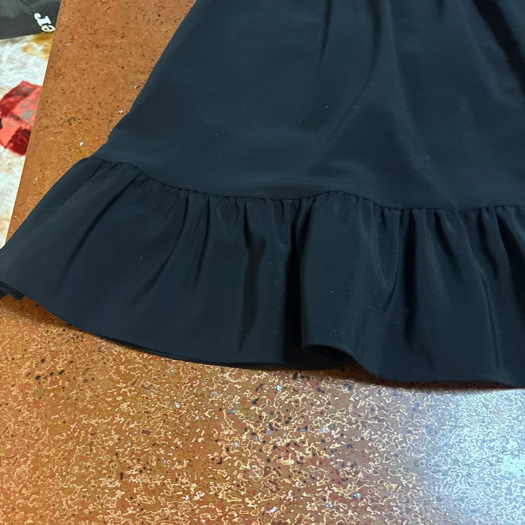 yori サイズF フリル付きポケットの黒ベスト