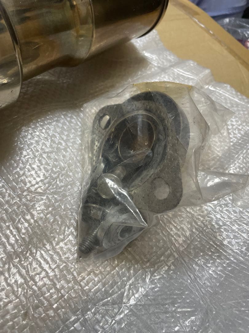 デミオ マフラー