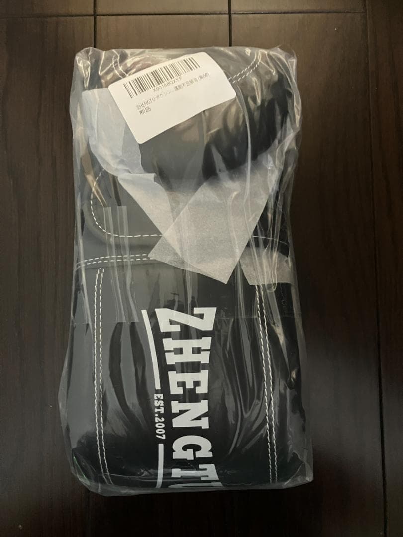 VENUM　ボクシンググローブ12oz（おまけ付き）