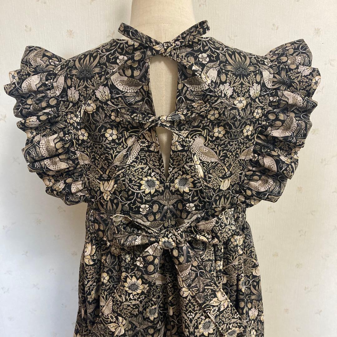 いちごどろぼう　スタンドカラーシャツ　ワンピース　２着