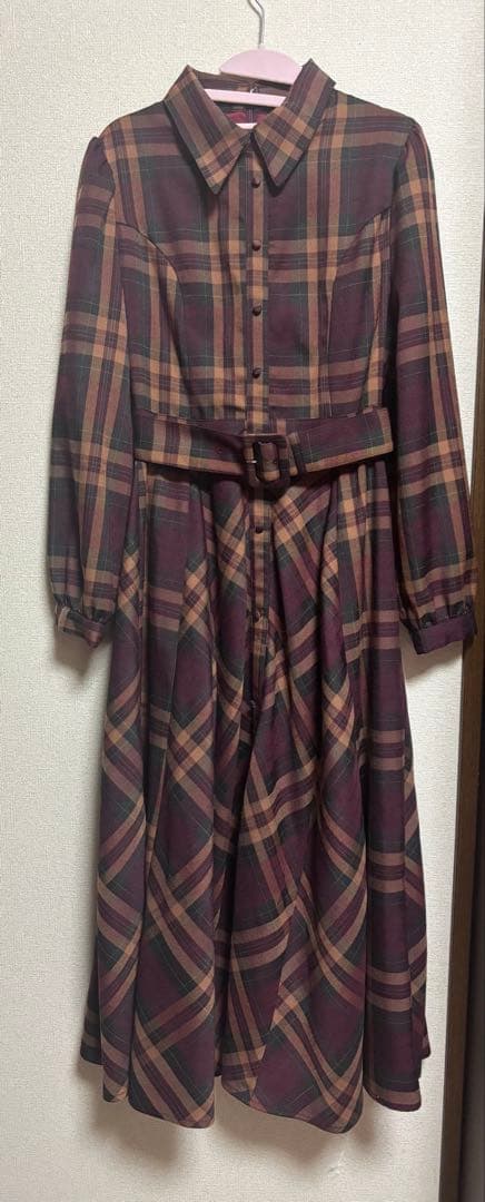 【未使用】エミリアウィズ ベルト付きチェックフレアワンピース　Sサイズ