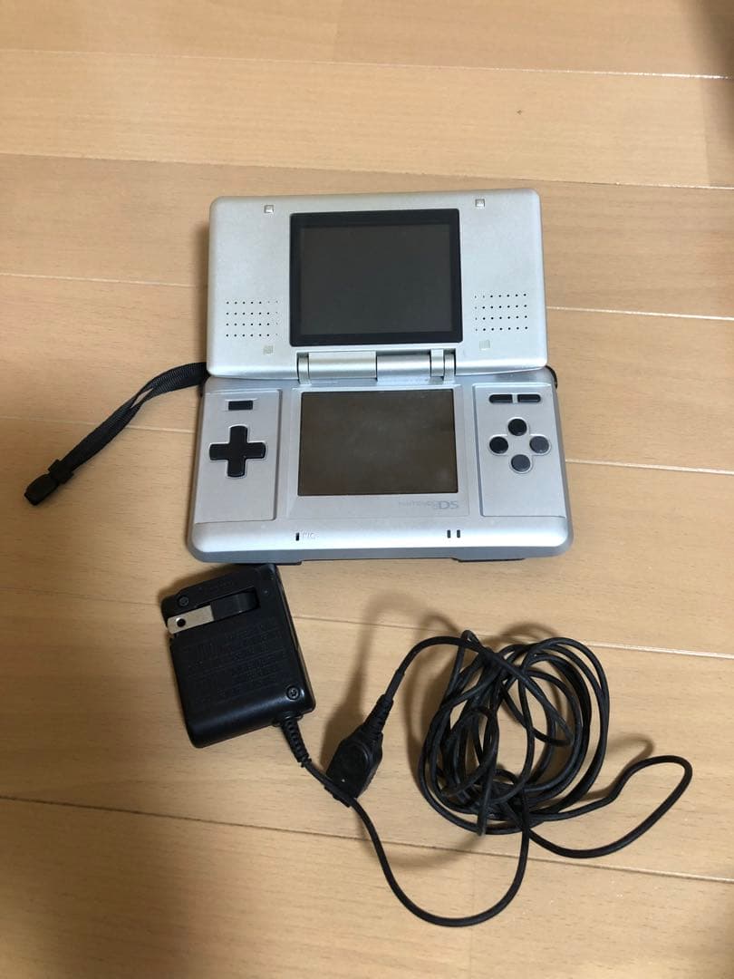 ニンテンドーDS＋ソフト8本セット