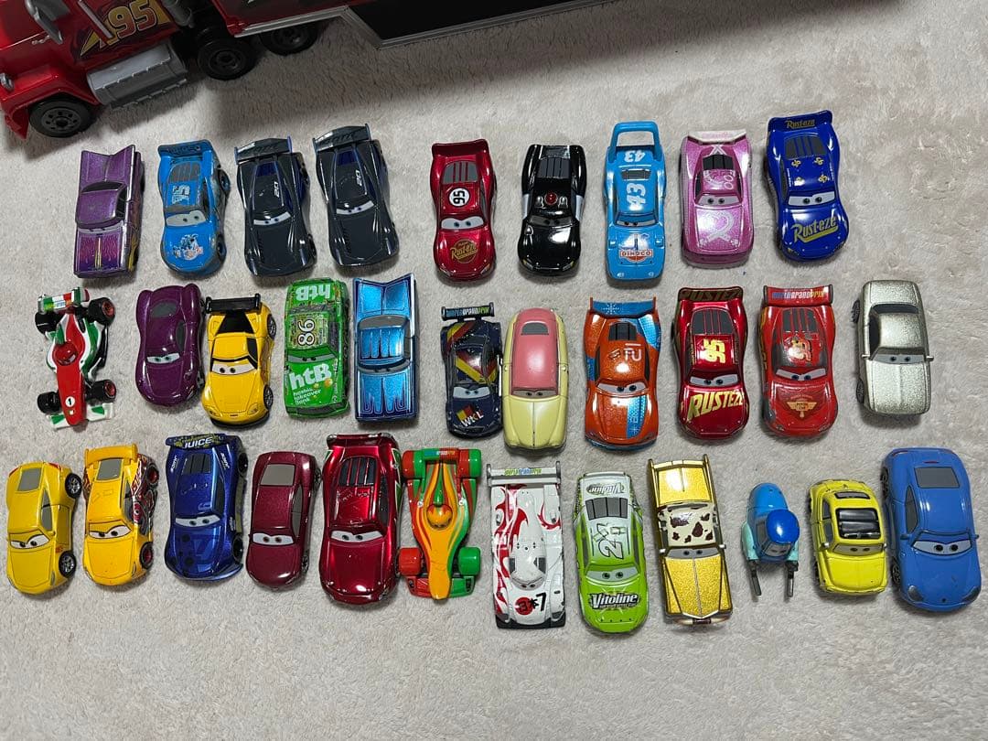 まとめ売り たくさんのせよう！大きなマック トレーラー カーズトミカ32台　廃盤