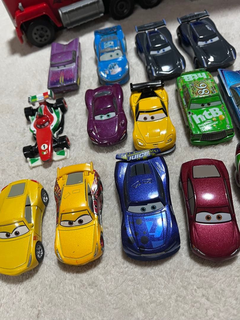 まとめ売り たくさんのせよう！大きなマック トレーラー カーズトミカ32台　廃盤