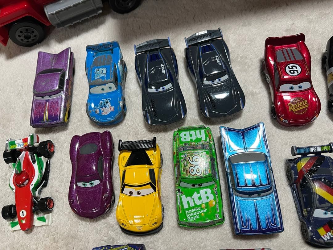 まとめ売り たくさんのせよう！大きなマック トレーラー カーズトミカ32台　廃盤