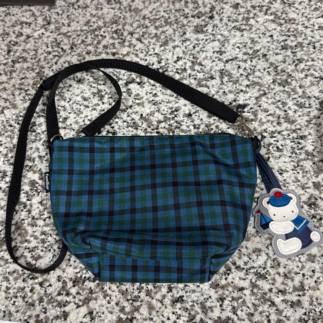 超美品 定価11000円ファミリア　familiar 舟形ポシェット　ショルダー