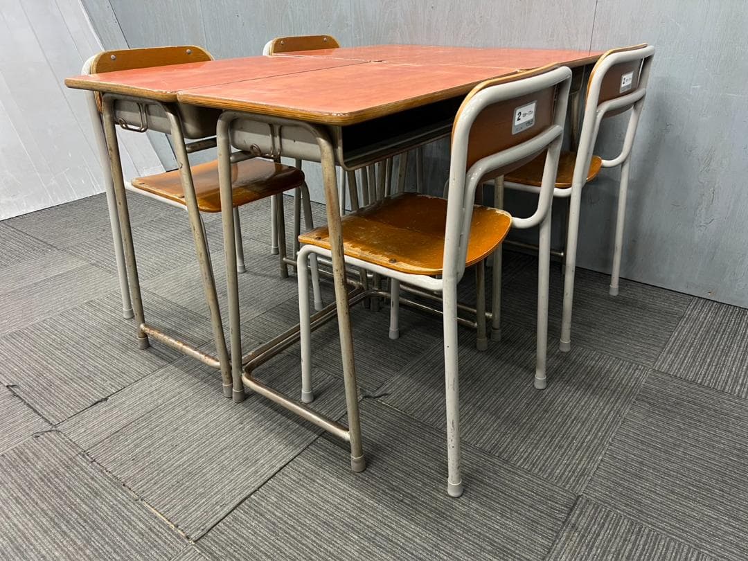 511◆格安配送地域あり◆ホウトク製◆学童机・椅子4組(旧JIS2号)学校学習塾