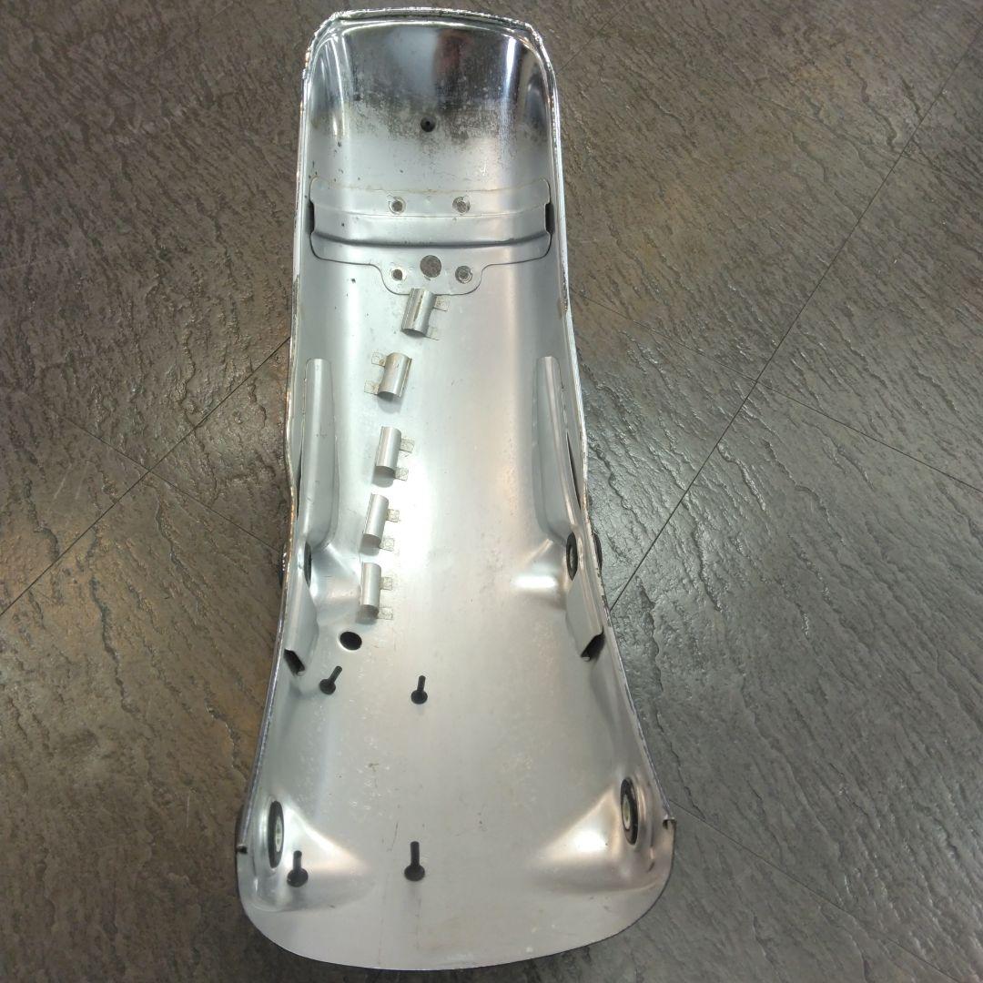 ヤマハSR400純正リアフェンダー　中古品