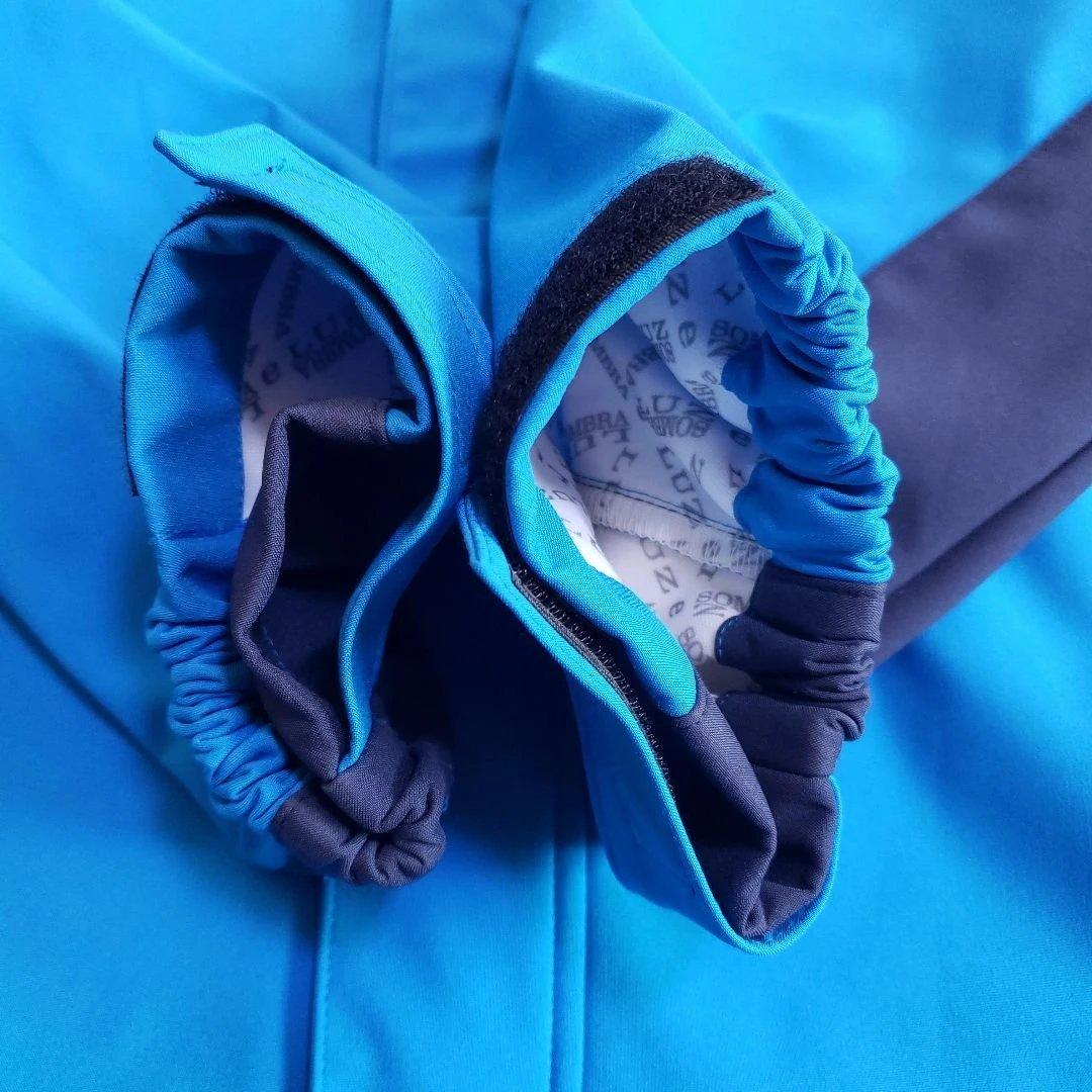 ルースインソブラ　マウンテンパーカー 刺繍入りピステ・ウィンドブレーカー