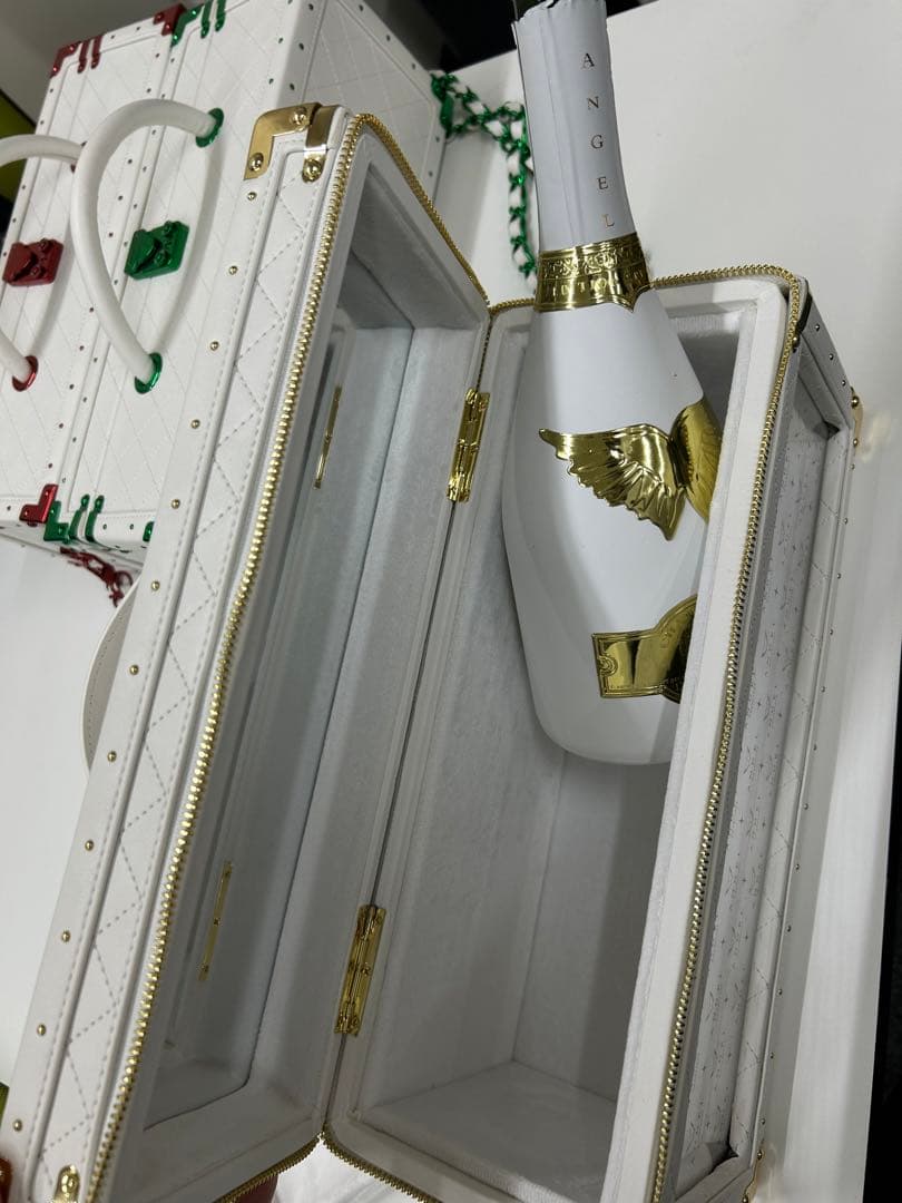 エンジェルシャンパン空瓶、ケース3本セット