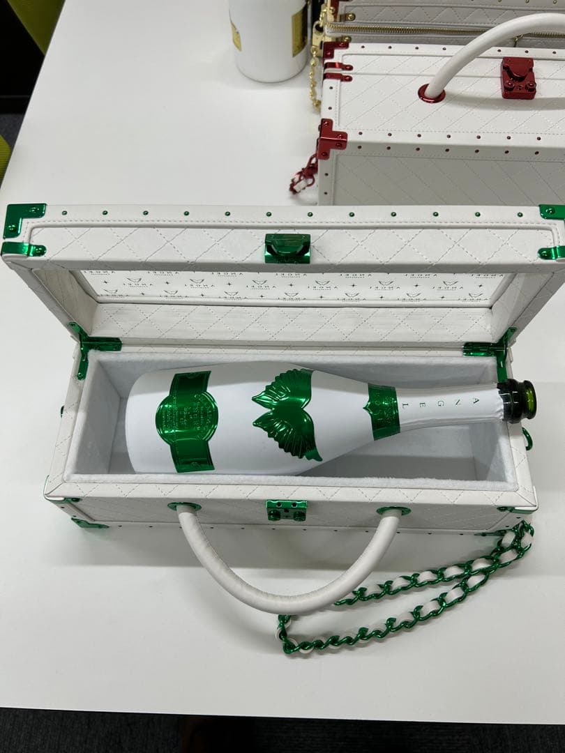 エンジェルシャンパン空瓶、ケース3本セット