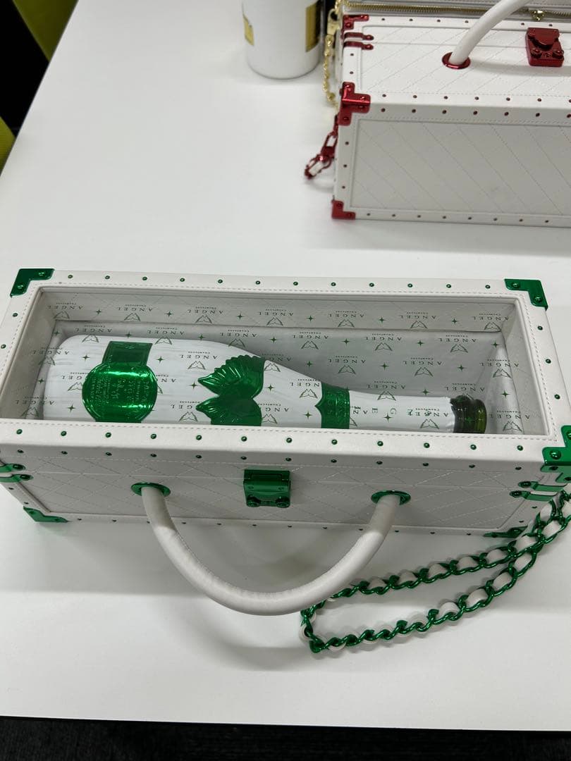 エンジェルシャンパン空瓶、ケース3本セット