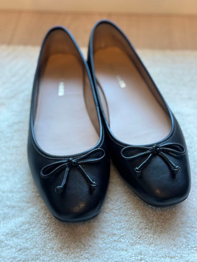 【Cole Haan】黒 リボン付き フラットシューズ