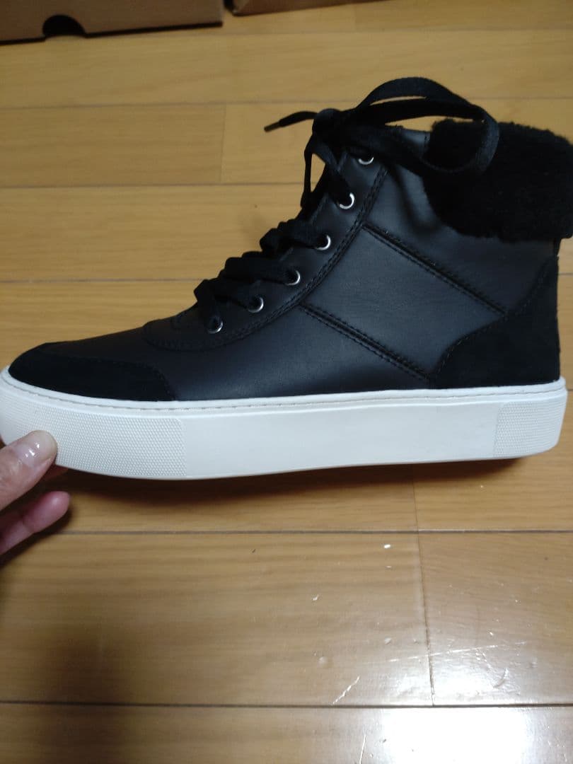 UGG ファー付きハイカットスニーカー ブラック24新品未使用正規品