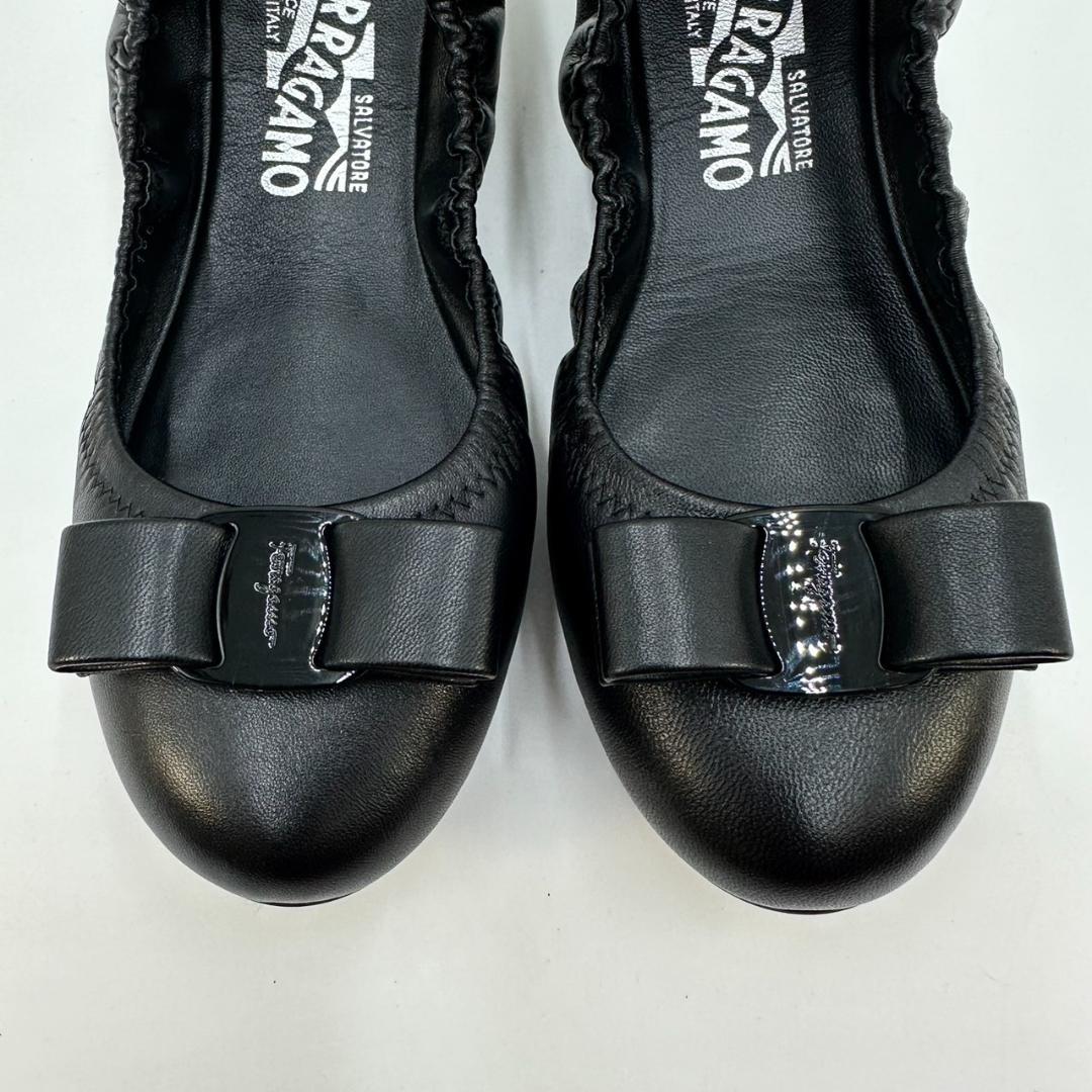 サルヴァトーレフェラガモ ヴァラリボン VARA LIZINKA バレエシューズ