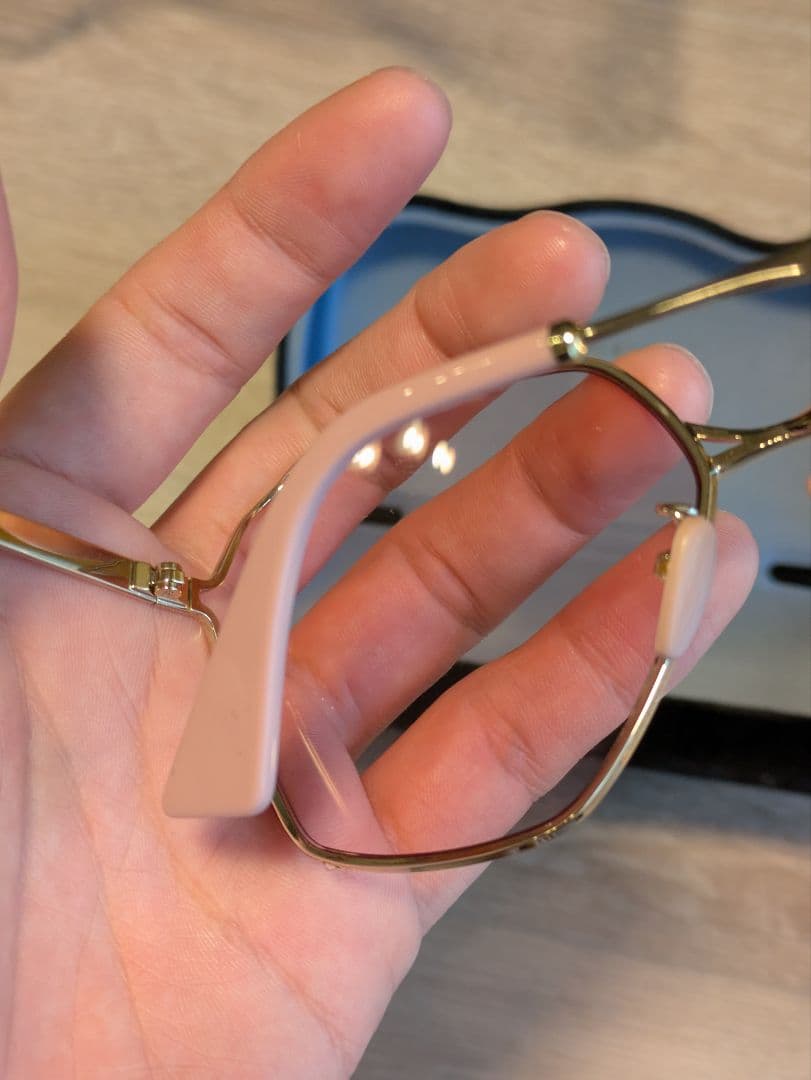 GUCCI　サングラス　GG0818sa