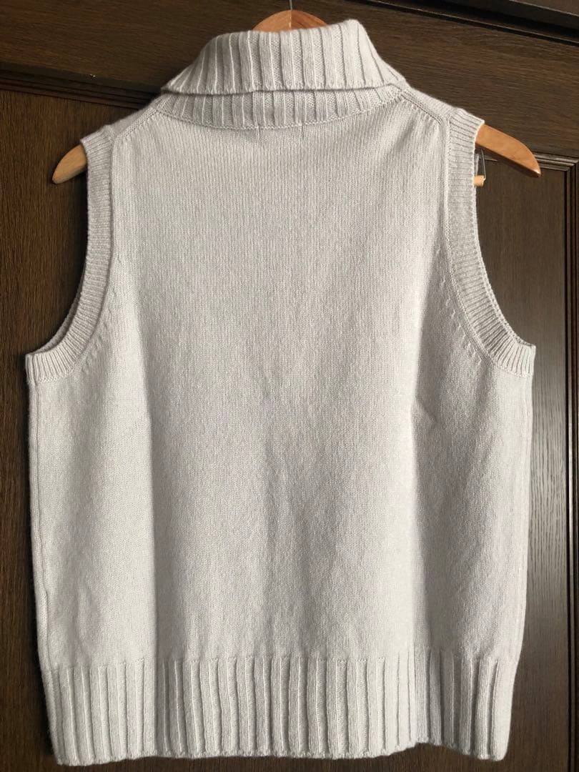 マーガレットハウエル　ロールネックベスト