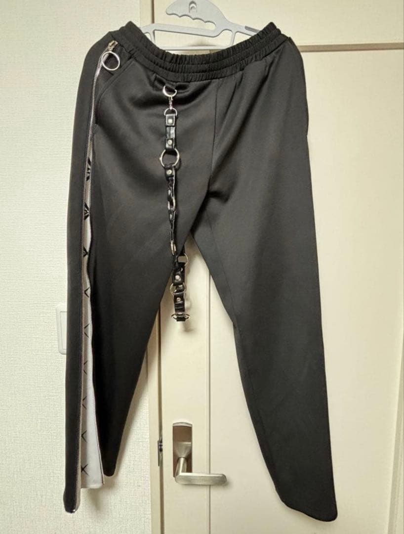 『REFLEM/レフレム』リングサス付きサイドZIPパンツ