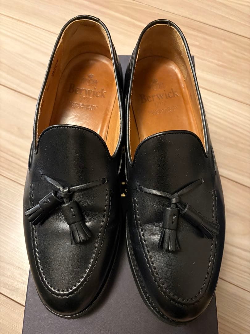 BERWICK タッセルローファー　ブラック