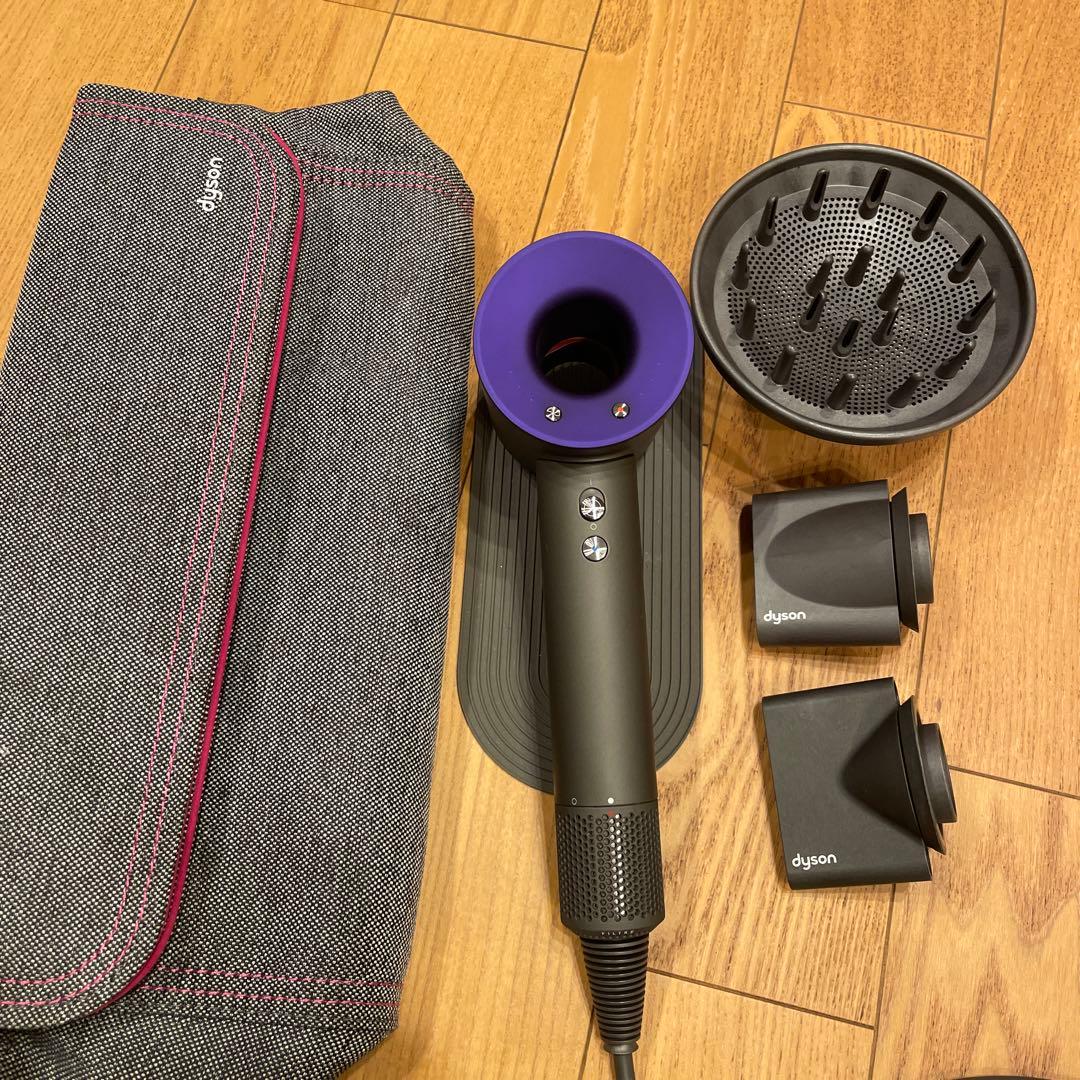 ダイソン dysonドライヤー hd08 ソフトケース付き