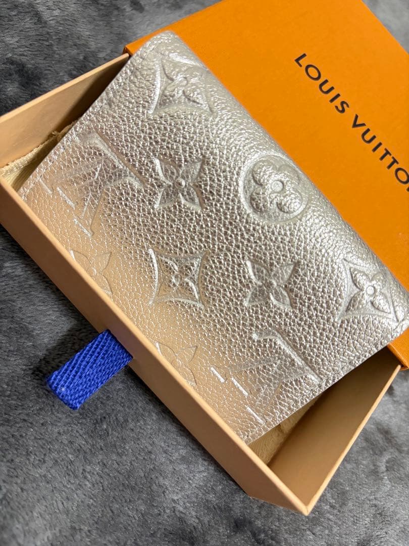 もも ルイヴィトンケース ポルトモネ・ロザリ