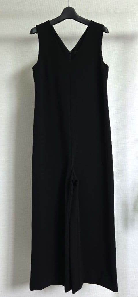 theory 22SS Vネックオールインワン ジャンプスーツ 黒色