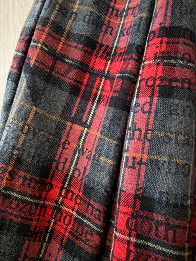 ViviennWestwoodの赤×グレータータンチェック柄スカート