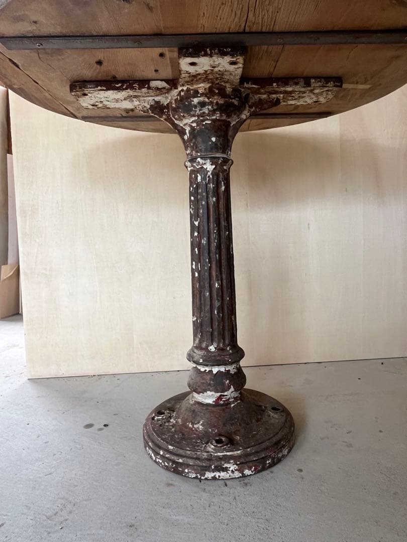 フランスアンティーク　丸テーブル