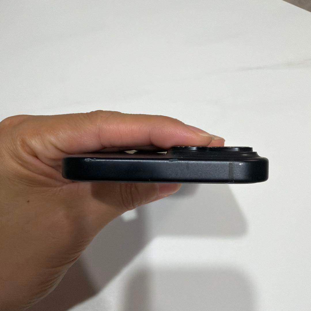 iPhone 15 ブラック (おまけケース・未使用ケーブル付)