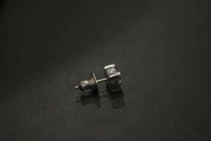 ANTIDOTE BUYERS CLUB シルバー950 / K18 ピアス