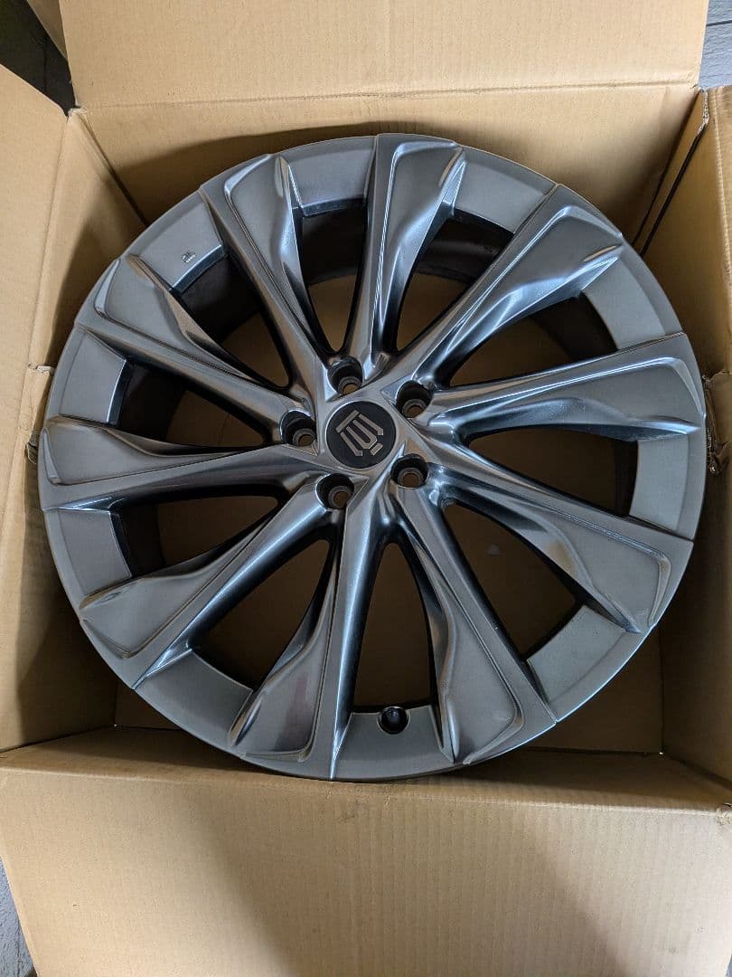 クラウンクロスオーバー　純正ホイール4本セット　ガリキズ無し　走行距離