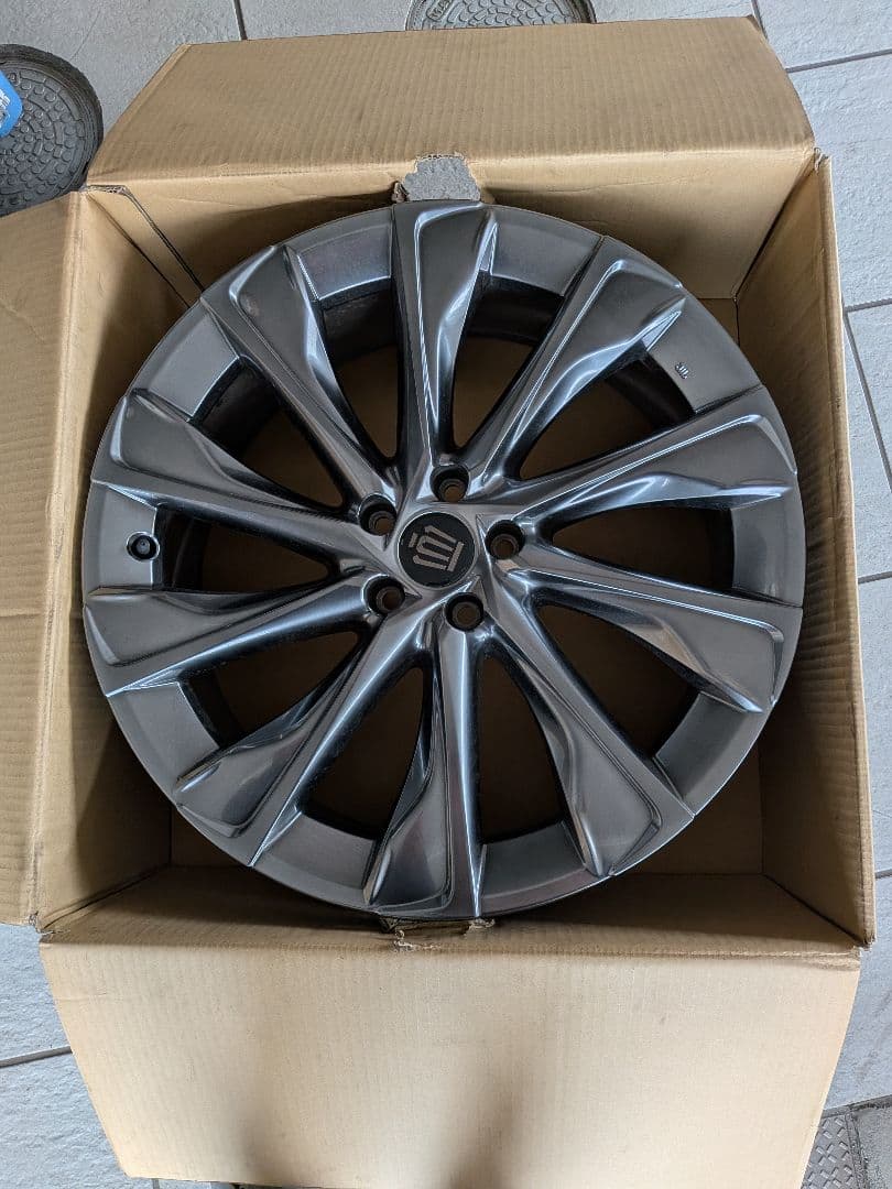 クラウンクロスオーバー　純正ホイール4本セット　ガリキズ無し　走行距離