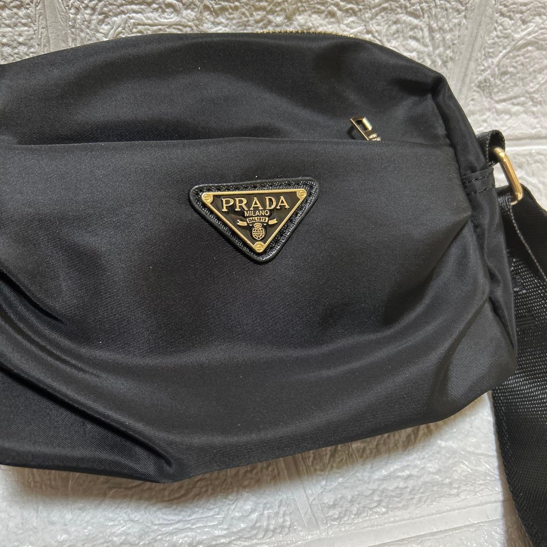 【新品未使用】PRADAノベルティショルダー、ポーチ