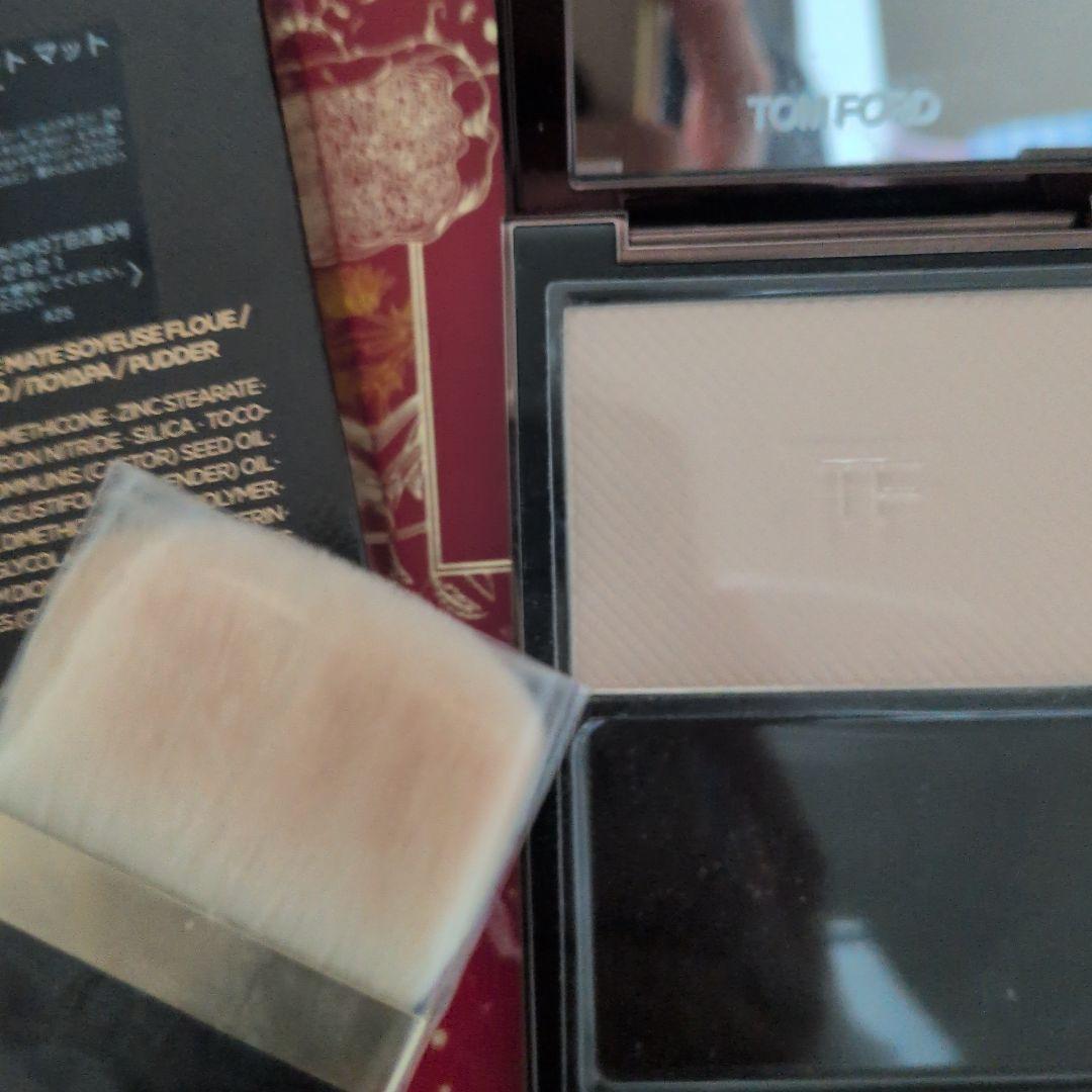 トムフォード アーキテクチャーソフトマットブラーリングパウダー 01