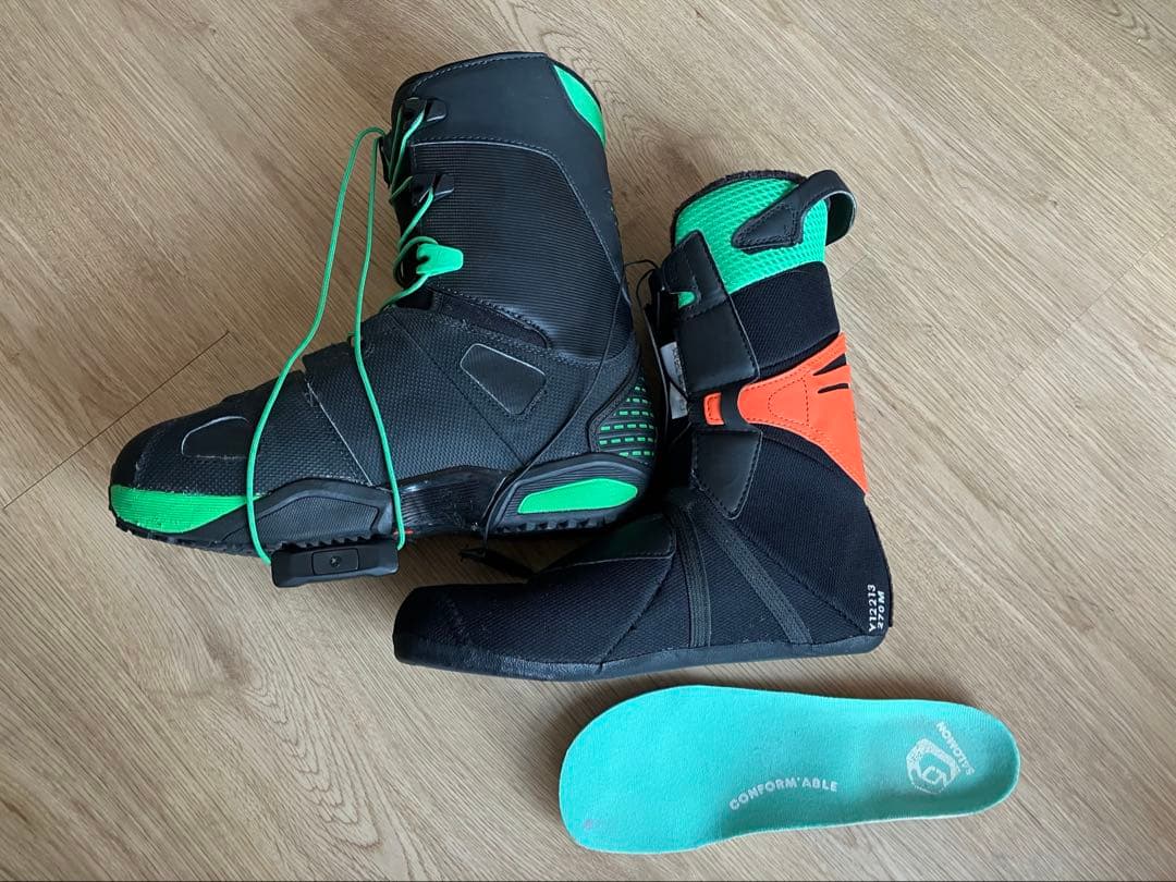 本格シーズンイン値引き サロモン スノボブーツ