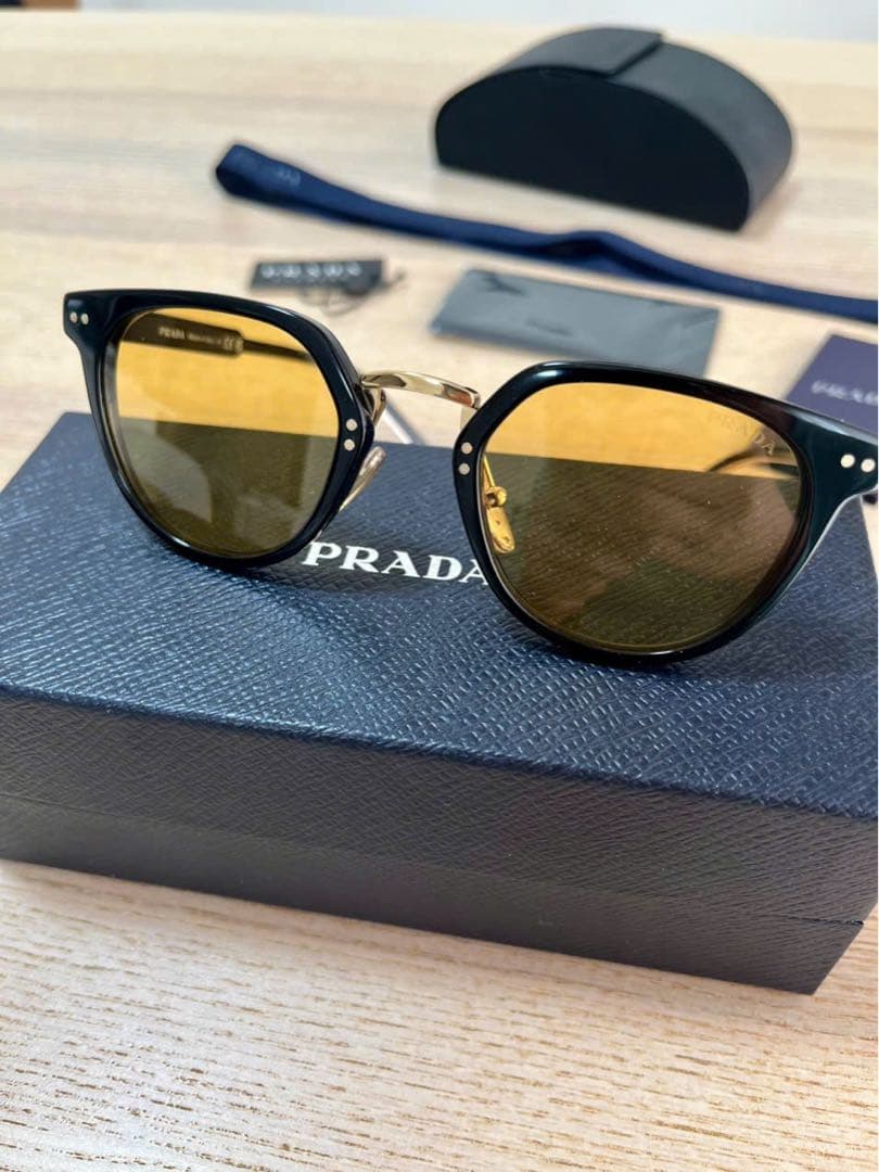 未使用品 正規品 PRADA プラダ SPR17Y AAV-07M サングラス