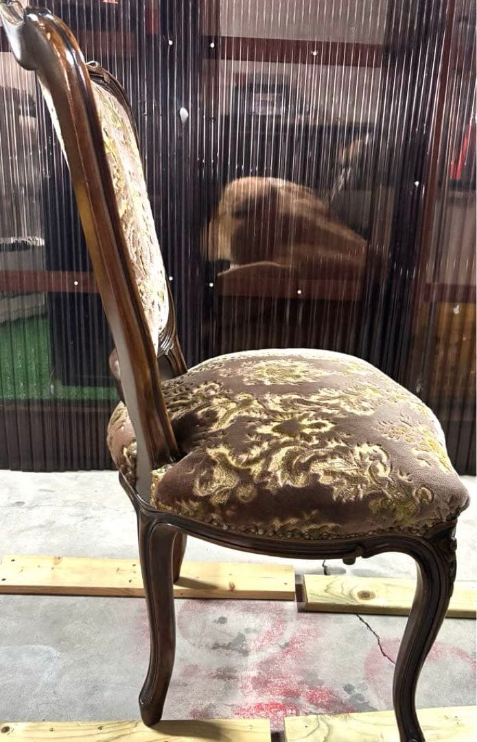 N2276 カリモク　ドマーニ　金華山　ルイ15世　鋲打ち　ダイニングチェア