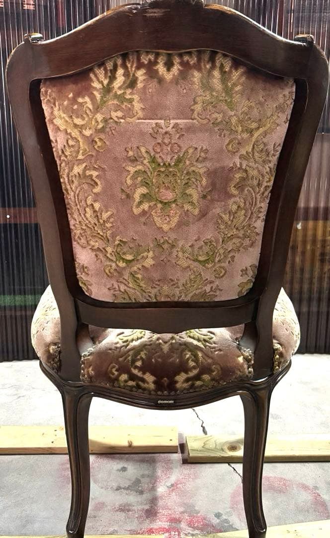 N2276 カリモク　ドマーニ　金華山　ルイ15世　鋲打ち　ダイニングチェア