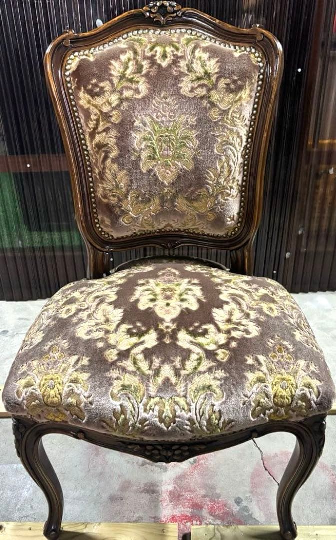 N2276 カリモク　ドマーニ　金華山　ルイ15世　鋲打ち　ダイニングチェア