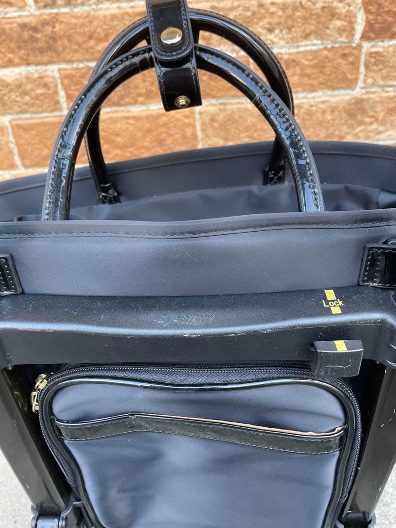 スワニー久家道子さん花柄刺繍 キャリーケース